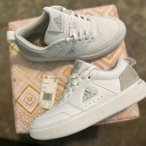 NWT adidas low-top sneakers size 7